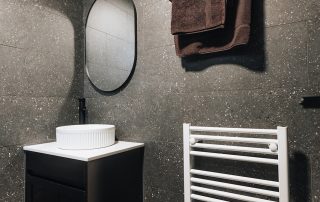 Family 4 Share room bathroom